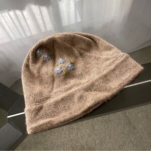 100% Cashmere Womens Beanie Hat One Size Tan Casual Winter Soft Floral Luxury